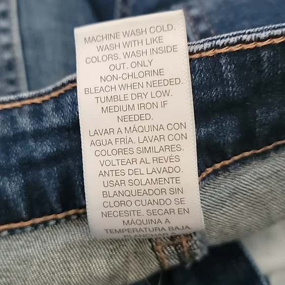 Blue jean embroidered capris - Picture 5 of 5